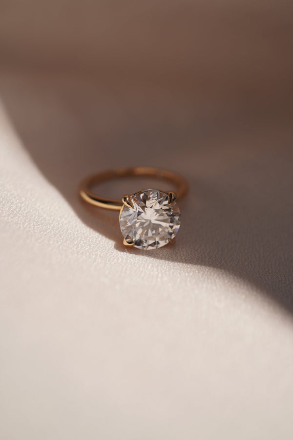 Round Diamond Solitaire